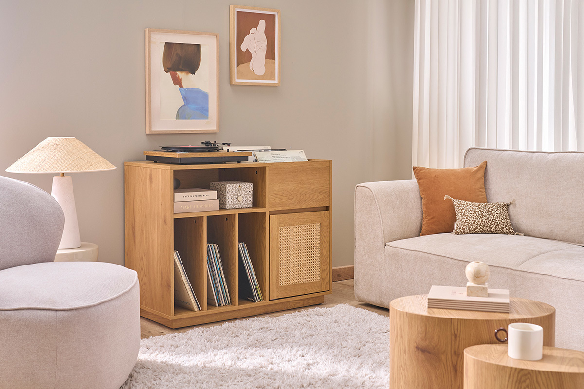Buffet de rangement vinyles finition bois clair ch�ne et cannage rotin L95 cm ALICANTE