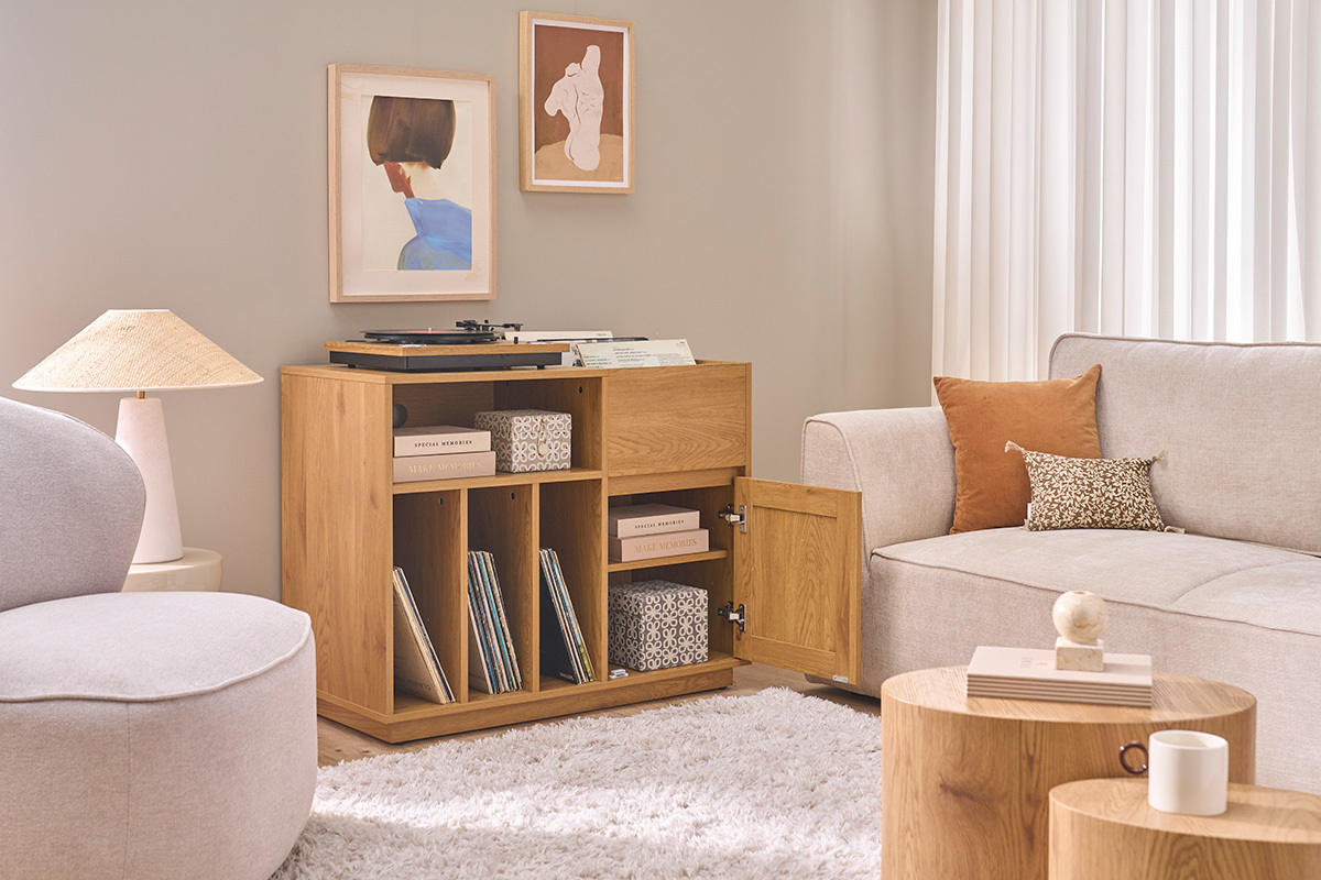 Buffet de rangement vinyles finition bois clair ch�ne et cannage rotin L95 cm ALICANTE