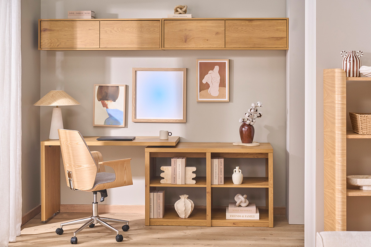 Chaise de bureau � roulettes design en tissu effet velours textur� gris, bois clair et acier chrom� RUFIN