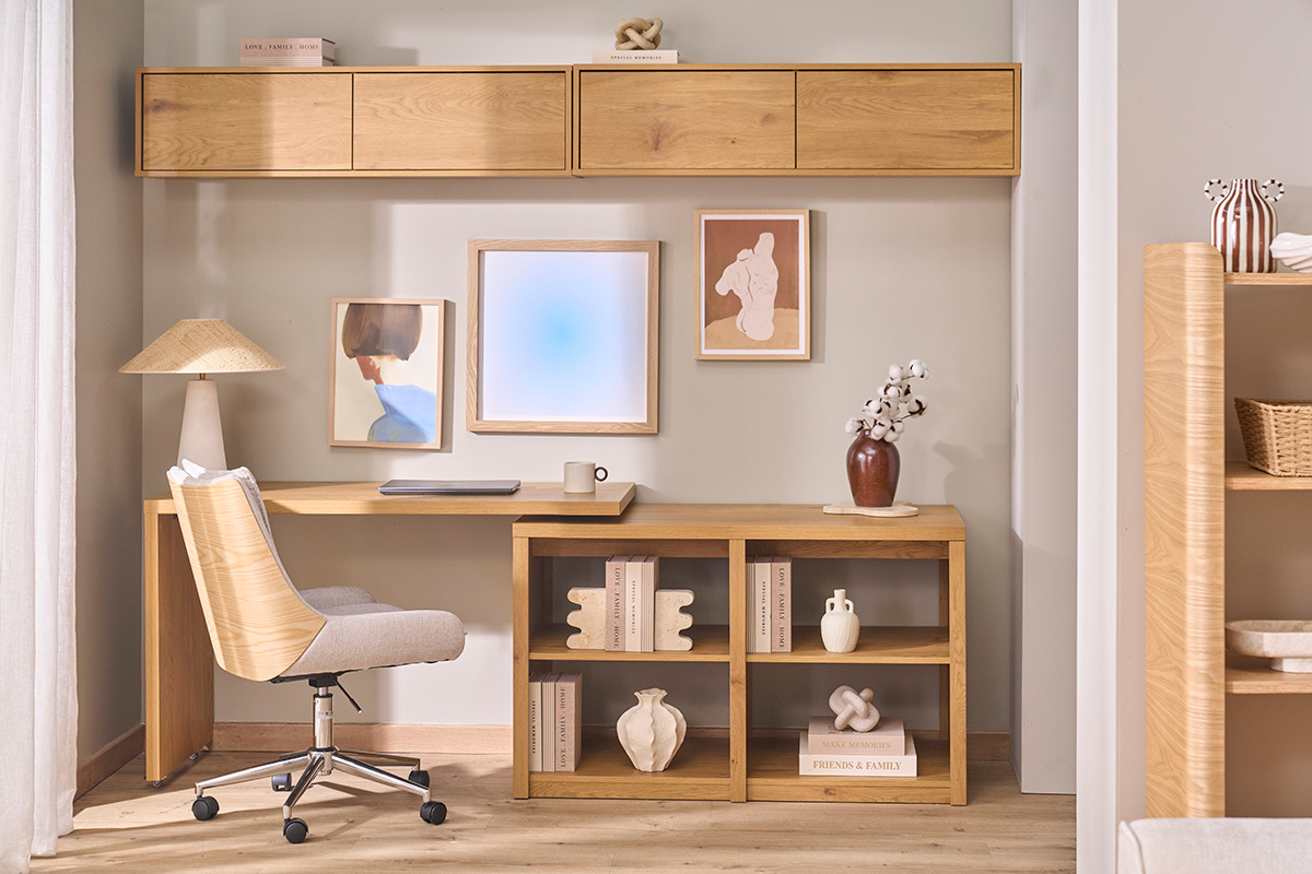 Chaise de bureau � roulettes en tissu effet velours textur� beige et m�tal chrom� BLAISE