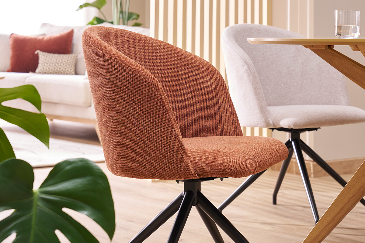 Chaise design pivotante 360� en tissu effet velours textur� terre brul�e et m�tal noir VANITY