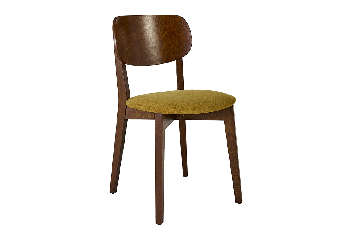 Chaise vintage en bois fonc� avec assise en tissu effet velours jaune moutarde, vue de 3/4.
