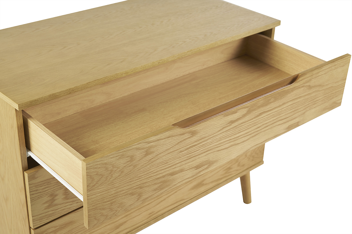 Commode scandinave 3 tiroirs bois clair, tiroir du haut ouvert, vue en perspective.