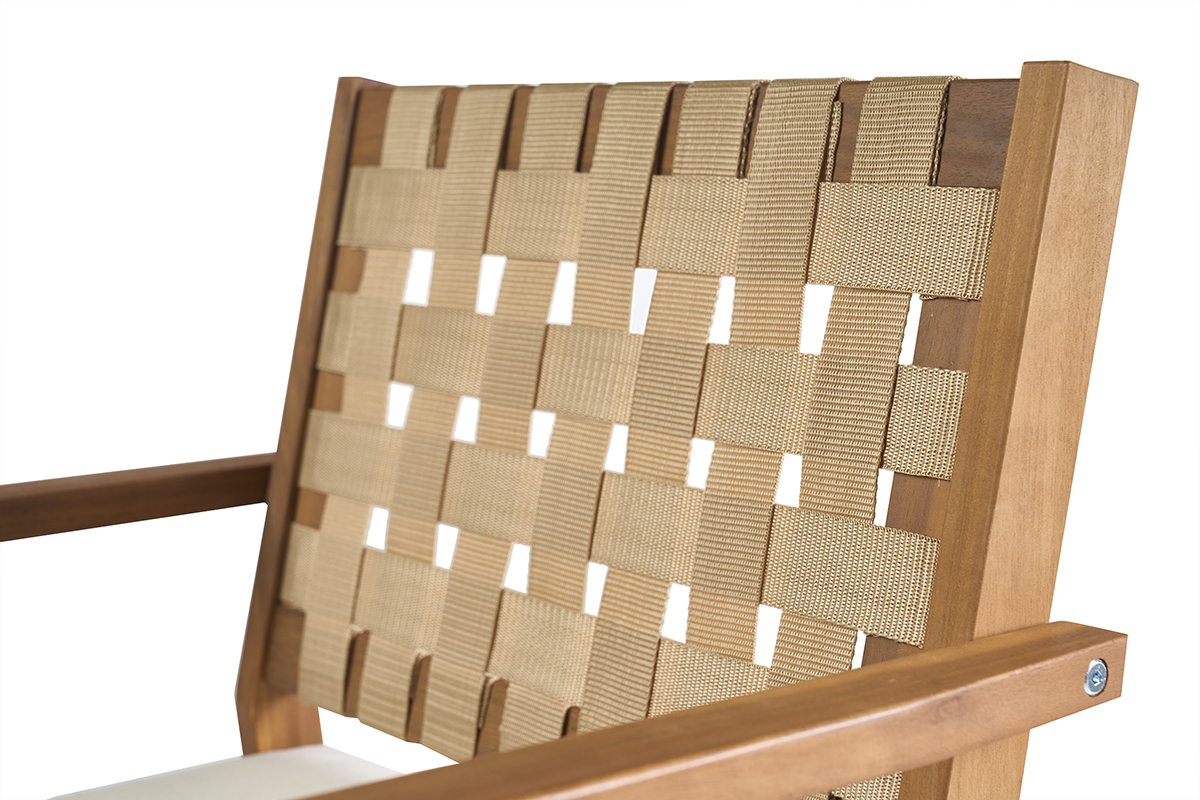 D�tail du dossier en sangles beiges des chaises de jardin SANTANA en bois massif