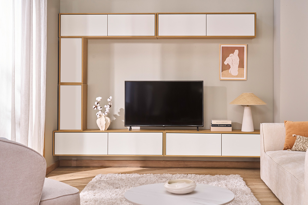 Meuble TV suspendu finition blanche et bois clair ch�ne L120 cm FLEXO