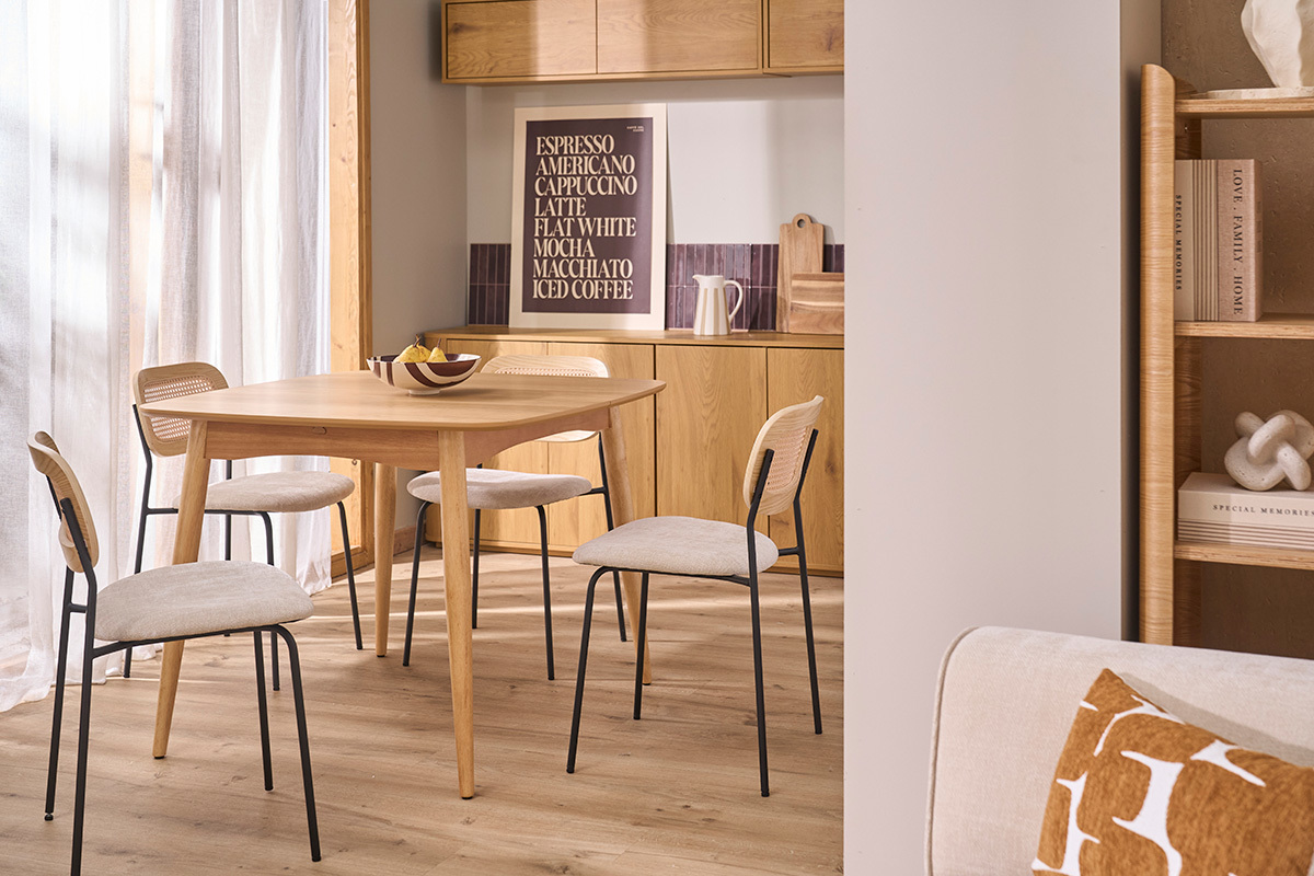 Table extensible rallonges int�gr�es carr�e en bois clair ch�ne L100-140 cm HELMA