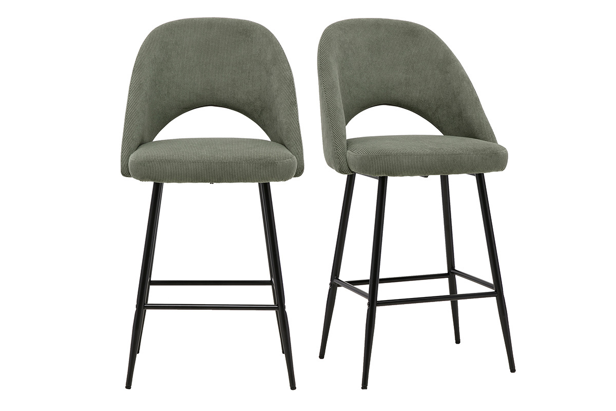Tabourets en velours c�tel� vert kaki avec pieds en m�tal noir, vue de face.